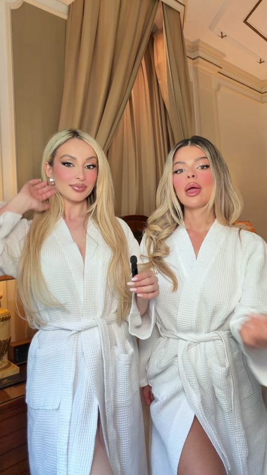 Post 4 by Alexandra Flavia Bit on TikTok (video)