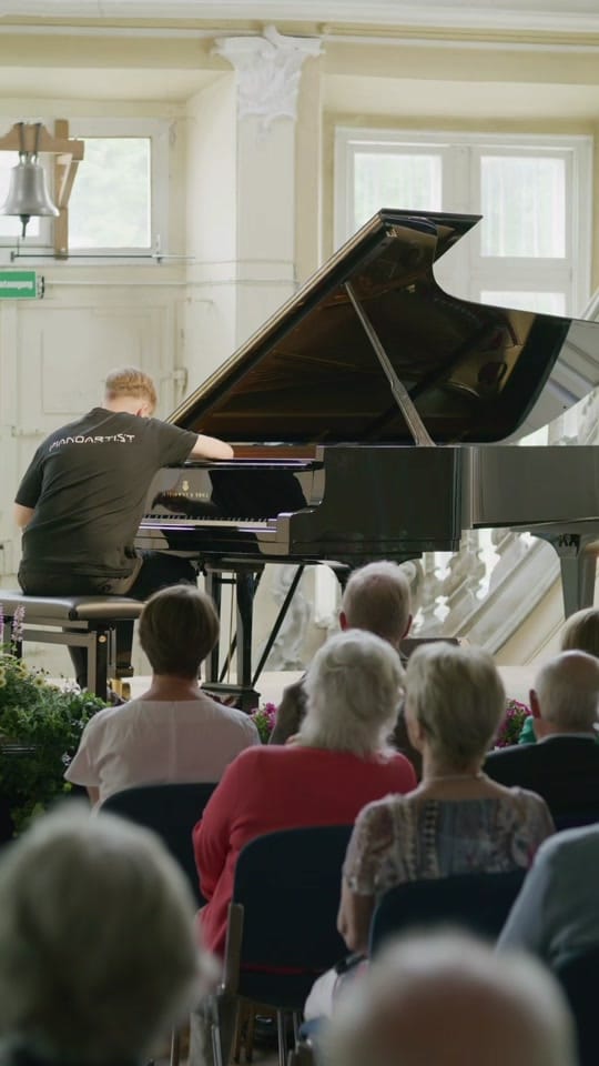 Post 6 by Levi Schechtmann on TikTok (video)