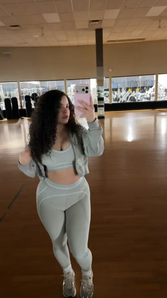 Post 1 by Andrea Valencia on TikTok (video)