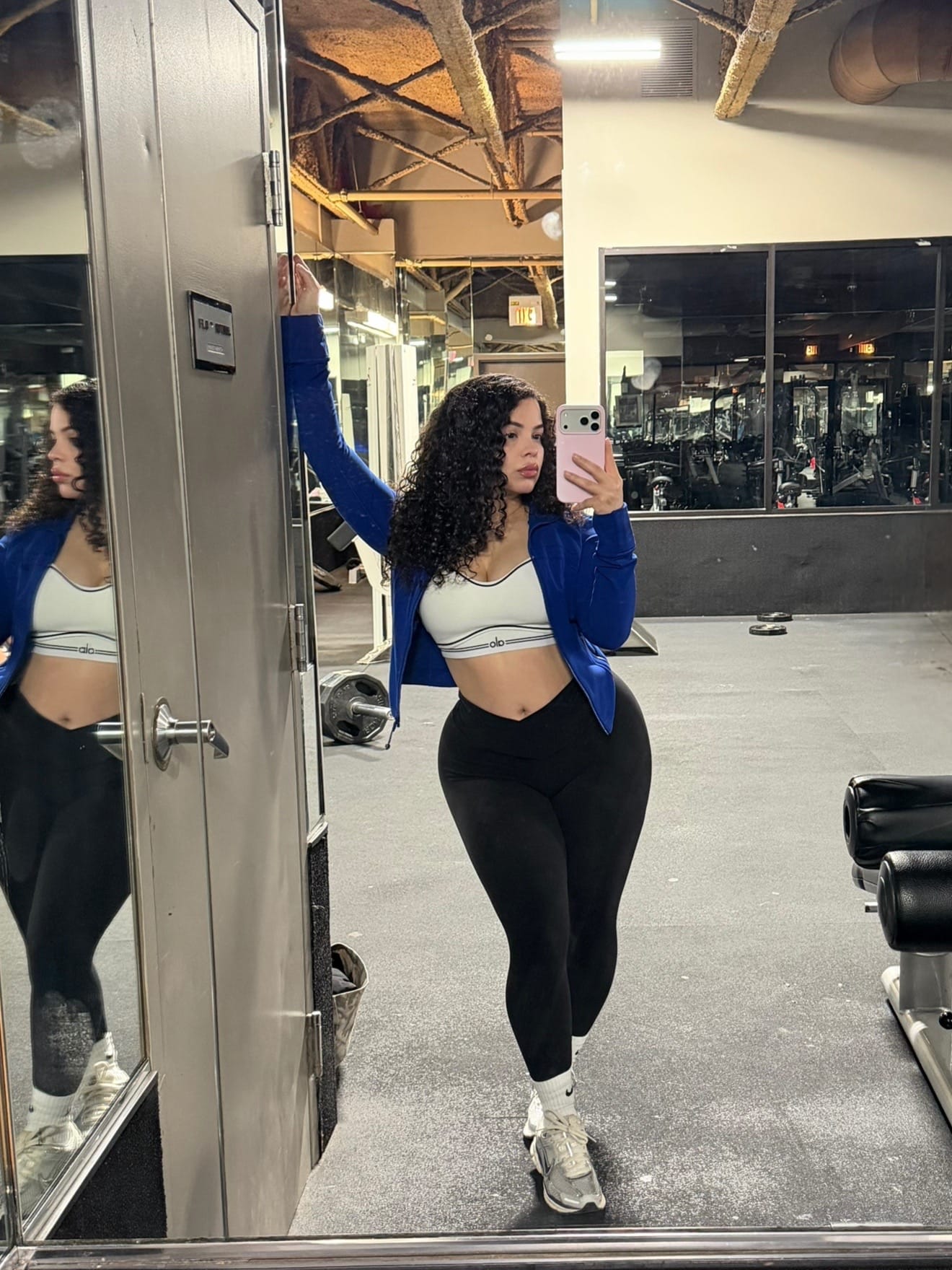 Post 5 by Andrea Valencia on TikTok (video)