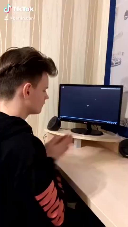 Post 8 by _BERLIN_ on TikTok (video)