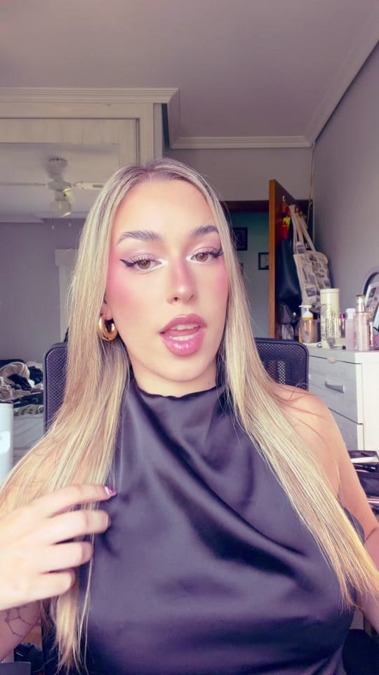 Post 7 by Eva🦋 on TikTok (video)
