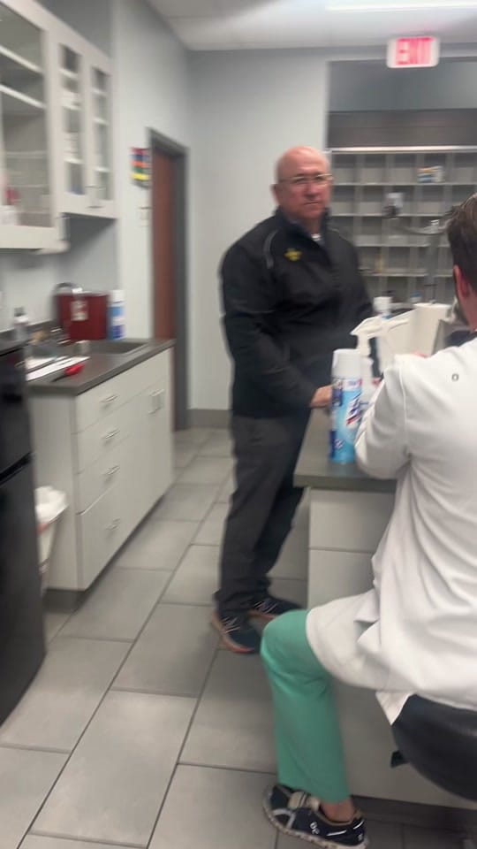 Post 10 by ArkAnimalHospital on TikTok (video)