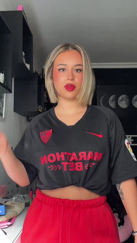 Post 2 by Lidia🍒 on TikTok (video)