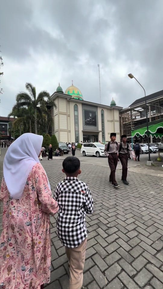 Post 3 by Meilanee on TikTok (video)