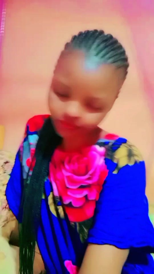 Post 2 by Vivianne on TikTok (video)