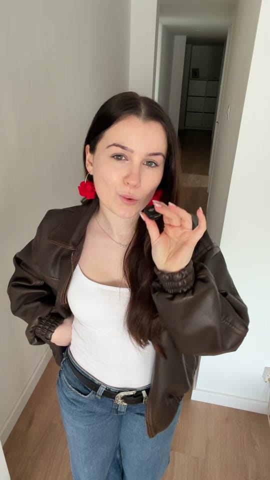 Post 2 by Elisa Martínez on TikTok (video)