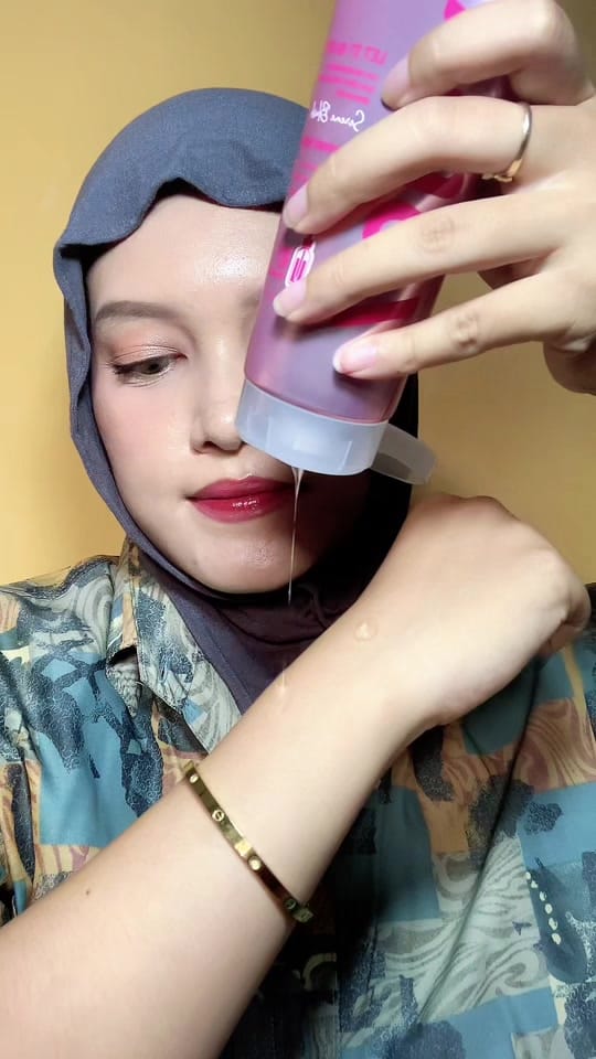 Post 10 by Jul on TikTok (video)