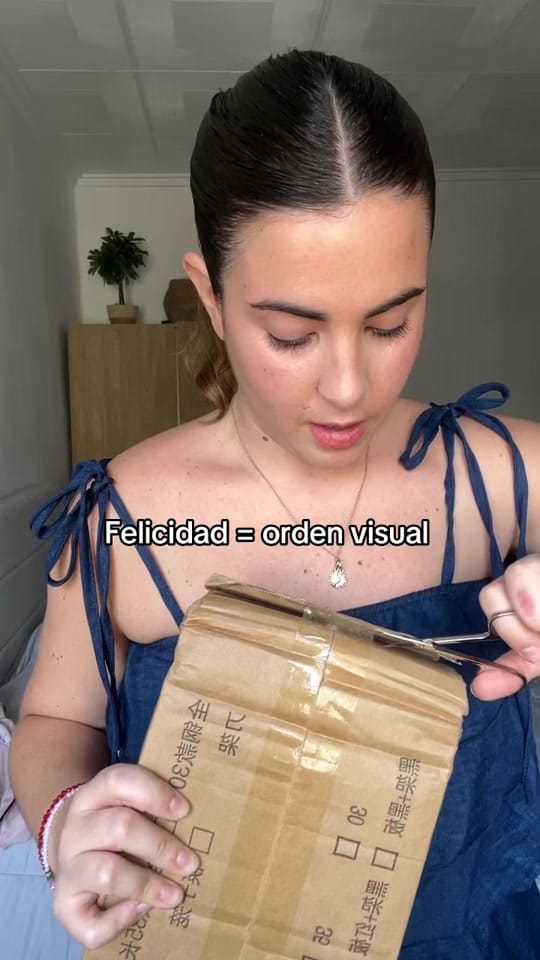 Post 3 by Meri Nuñez | content creator on TikTok (video)