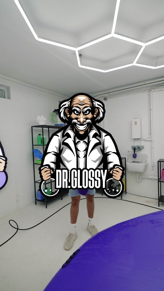 Post 6 by Dr.Glossy on TikTok (video)