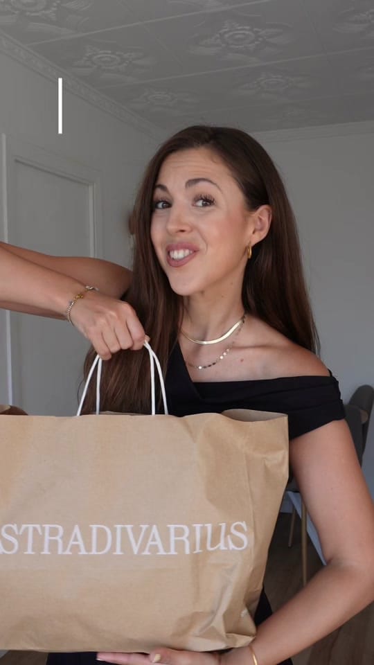 Post 5 by EVA AMORIN on TikTok (video)
