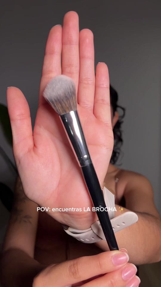 Post 9 by manuelarestrepomakeup on TikTok (video)