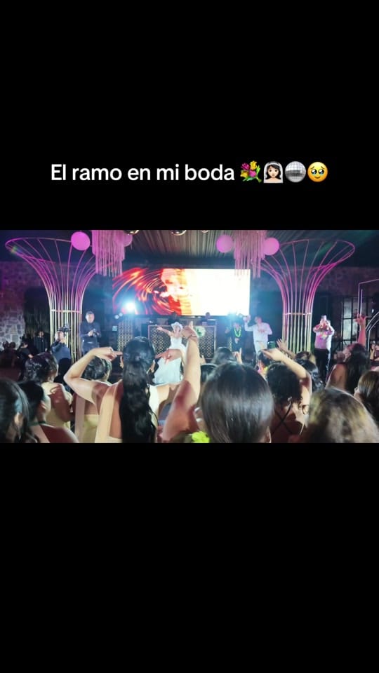 Post 1 by Ximena Aragón on TikTok (video)