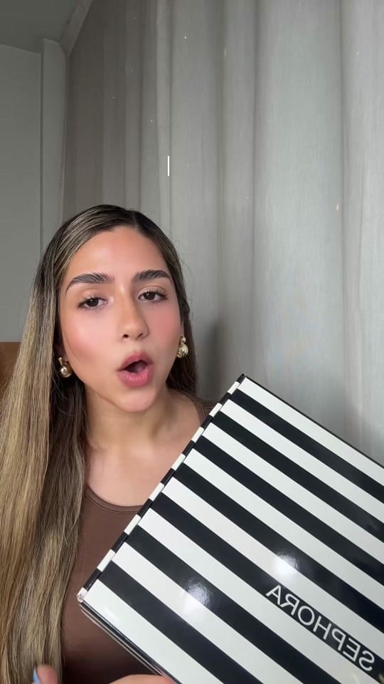Post 4 by Angela Renzella on TikTok (video)