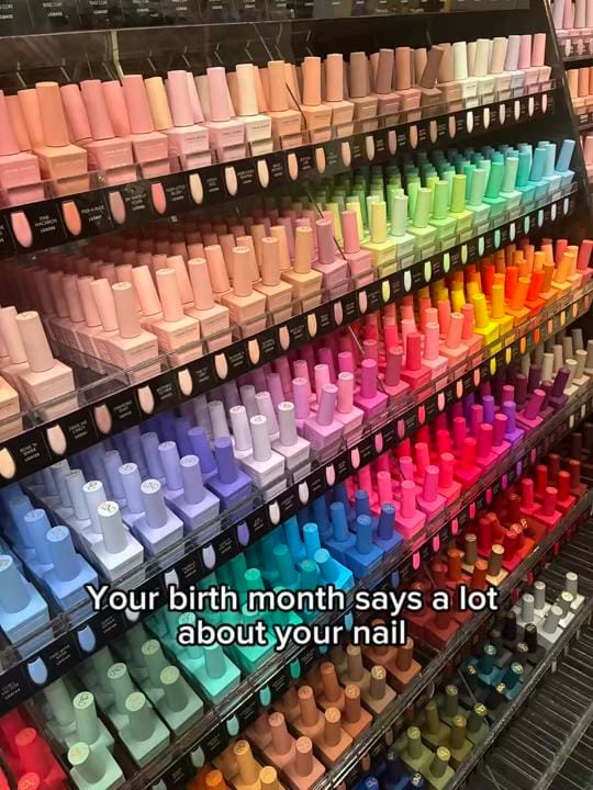 Post 6 by aouopressonnails on TikTok (video)