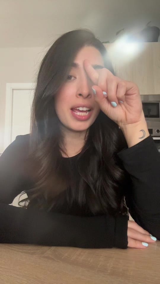 Post 2 by Fio on TikTok (video)