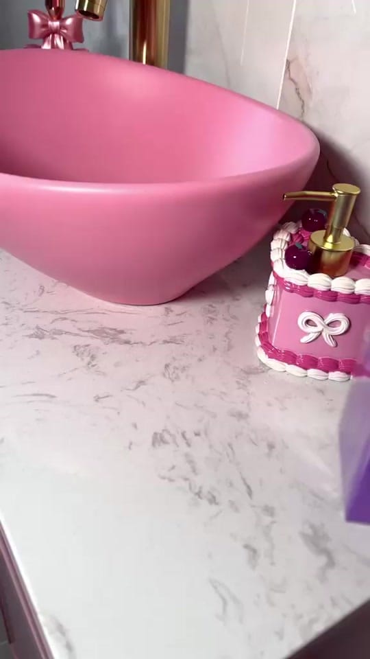 Post 6 by Nicole Life on TikTok (video)