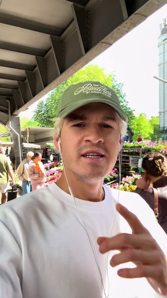 Post 8 by Konstantin Hilbert on TikTok (video)