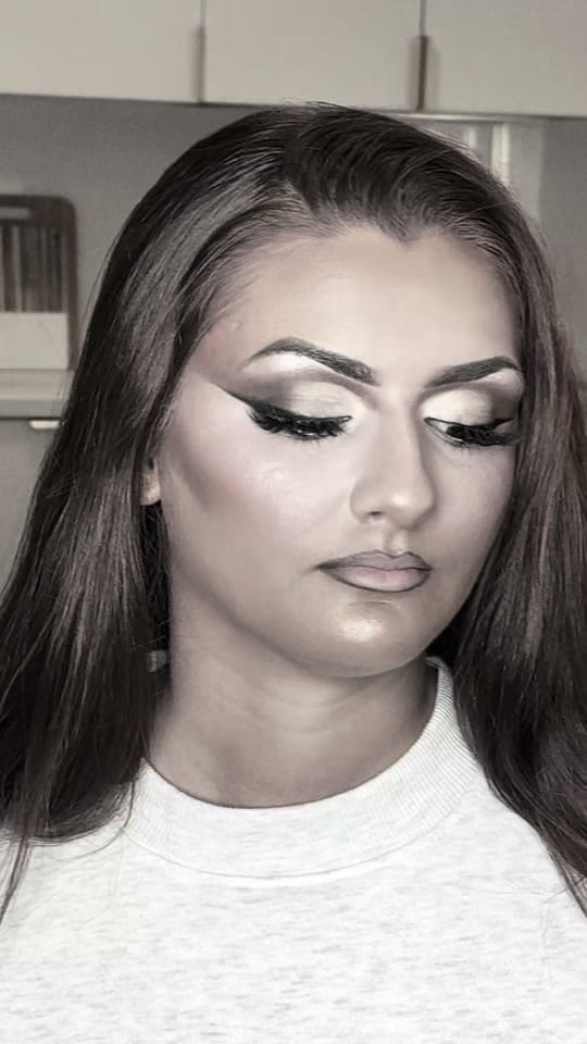 Post 9 by Lucia Maya Makeup on TikTok (video)