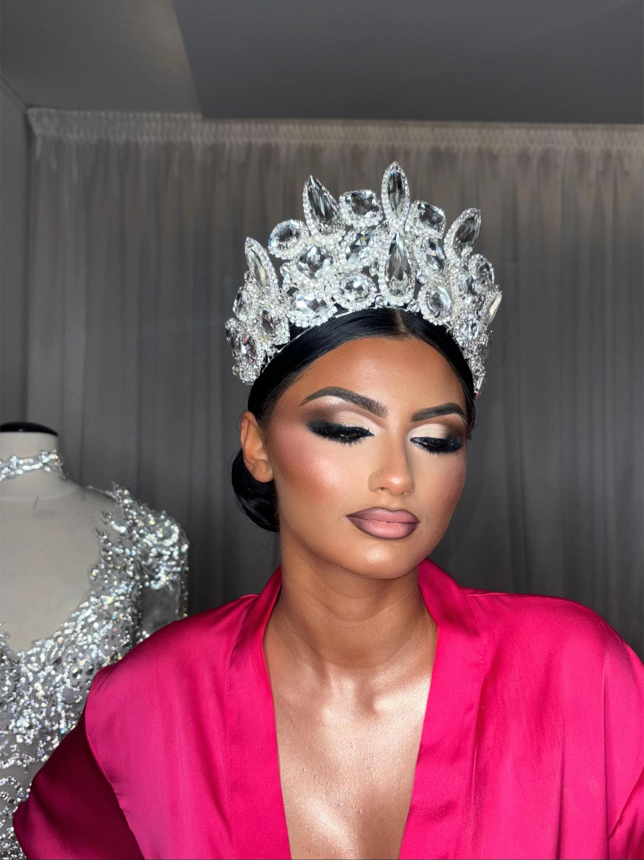 Post 1 by Lucia Maya Makeup on TikTok (video)