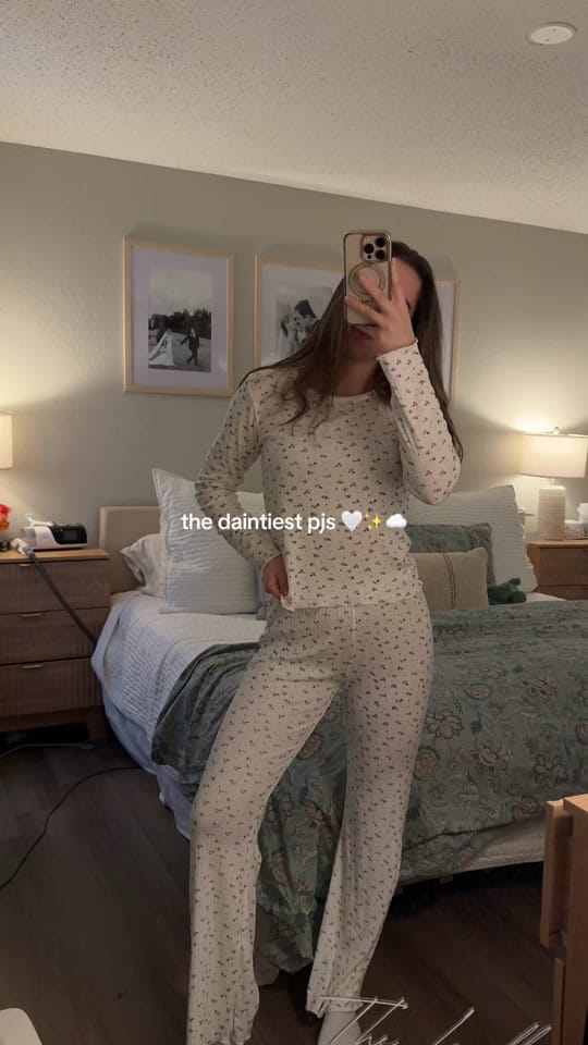 Post 5 by emily !! on TikTok (video)