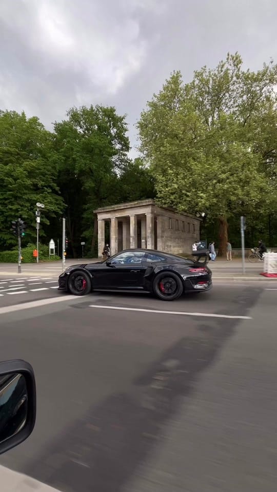 Post 8 by linus on TikTok (video)