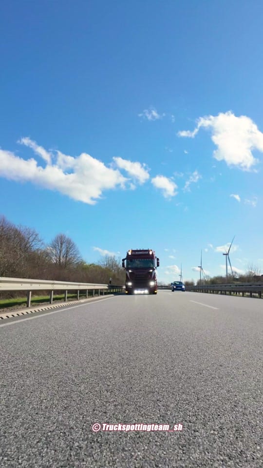 Post 3 by Truckspottingteam_sh on TikTok (video)