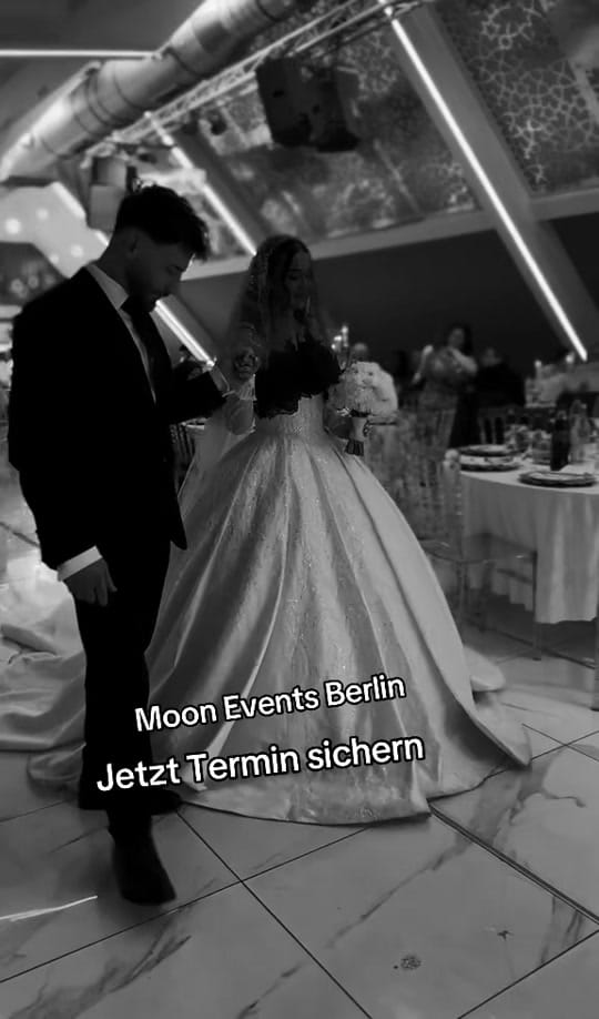 Post 3 by Moon Events Berlin on TikTok (video)