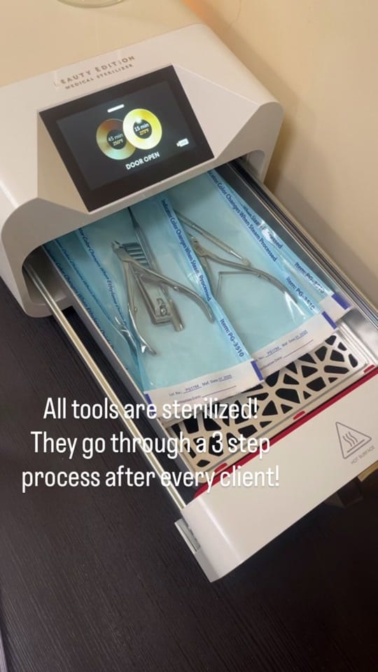 Post 2 by GoldRoomNails on TikTok (video)
