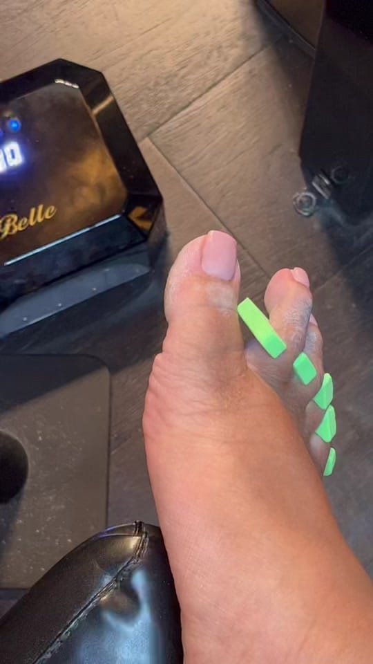 Post 10 by GoldRoomNails on TikTok (video)