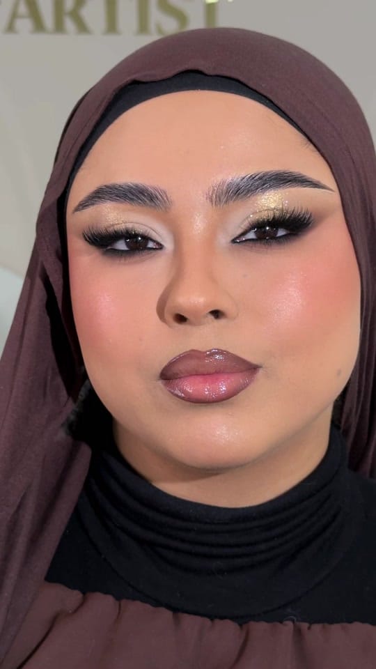 Post 8 by VICTORIA MELANIA MAKEUP STUDIO on TikTok (video)