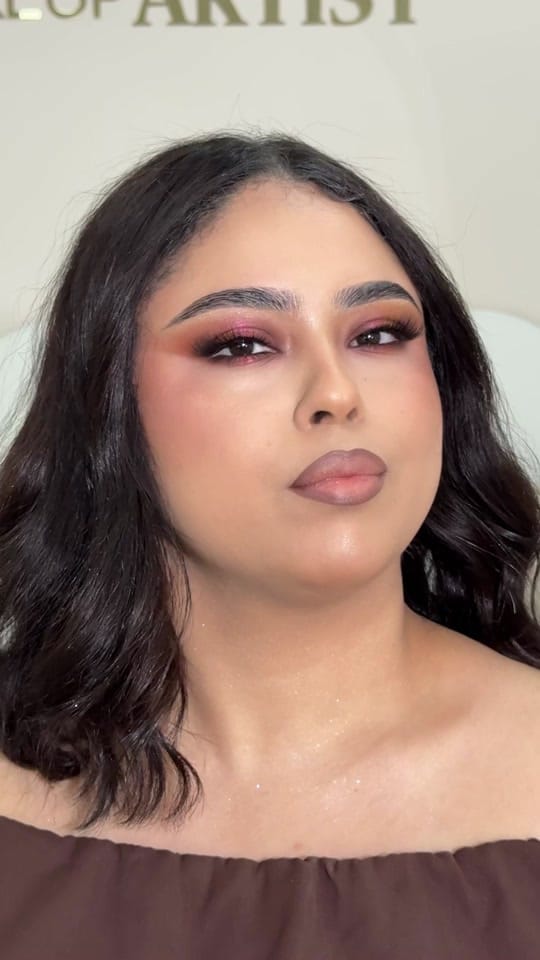Post 1 by VICTORIA MELANIA MAKEUP STUDIO on TikTok (video)