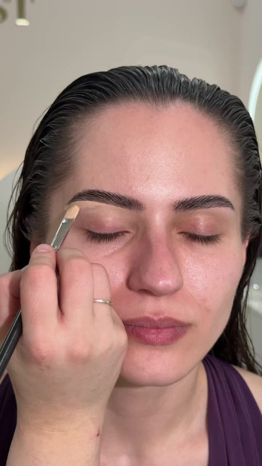 Post 4 by VICTORIA MELANIA MAKEUP STUDIO on TikTok (video)
