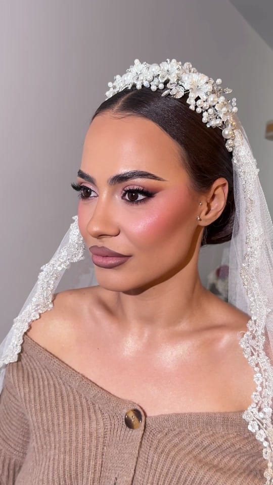 Post 6 by VICTORIA MELANIA MAKEUP STUDIO on TikTok (video)