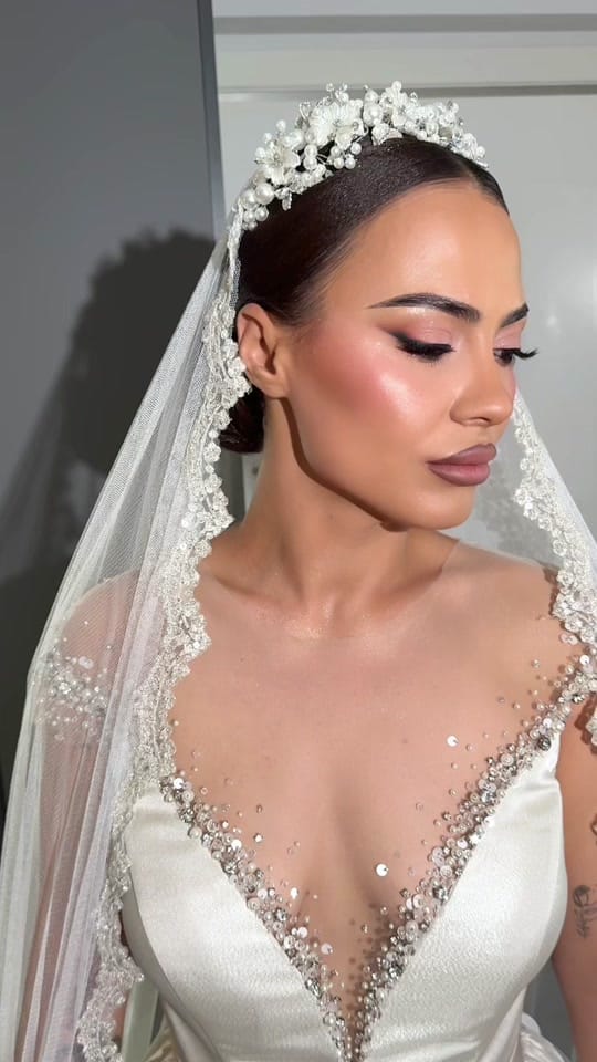 Post 7 by VICTORIA MELANIA MAKEUP STUDIO on TikTok (video)