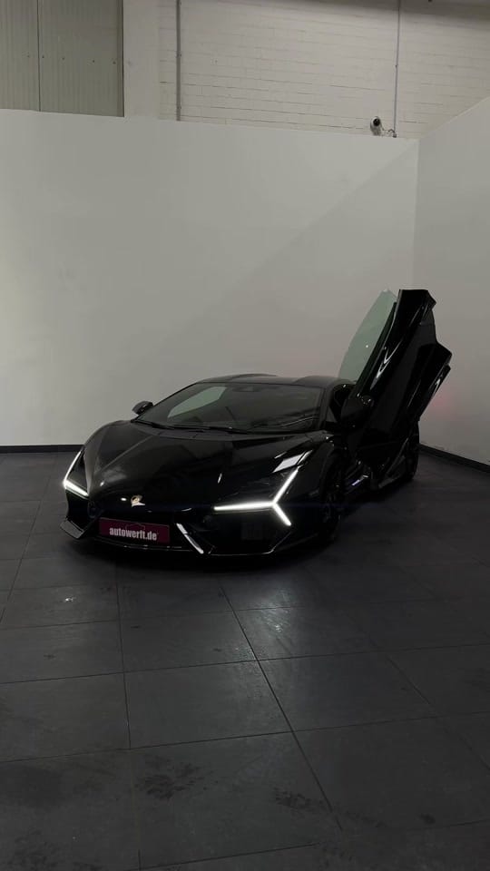 Post 5 by MJ Photography on TikTok (video)