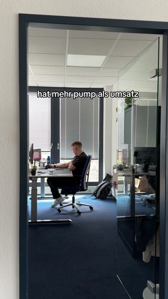 Post 7 by Jumpshot Marketing on TikTok (video)
