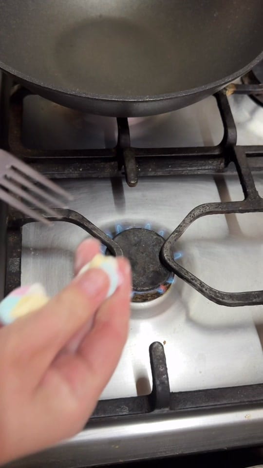 Post 2 by Diane intentando cocinar on TikTok (video)