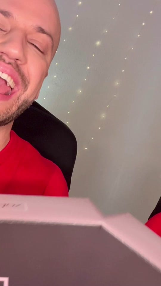 Post 10 by Manu Martel on TikTok (video)