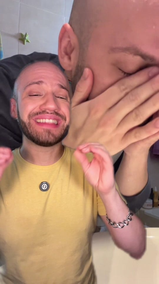 Post 1 by Manu Martel on TikTok (video)