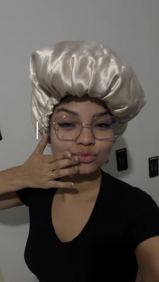 Post 1 by Gabrielly Vitória on TikTok (video)
