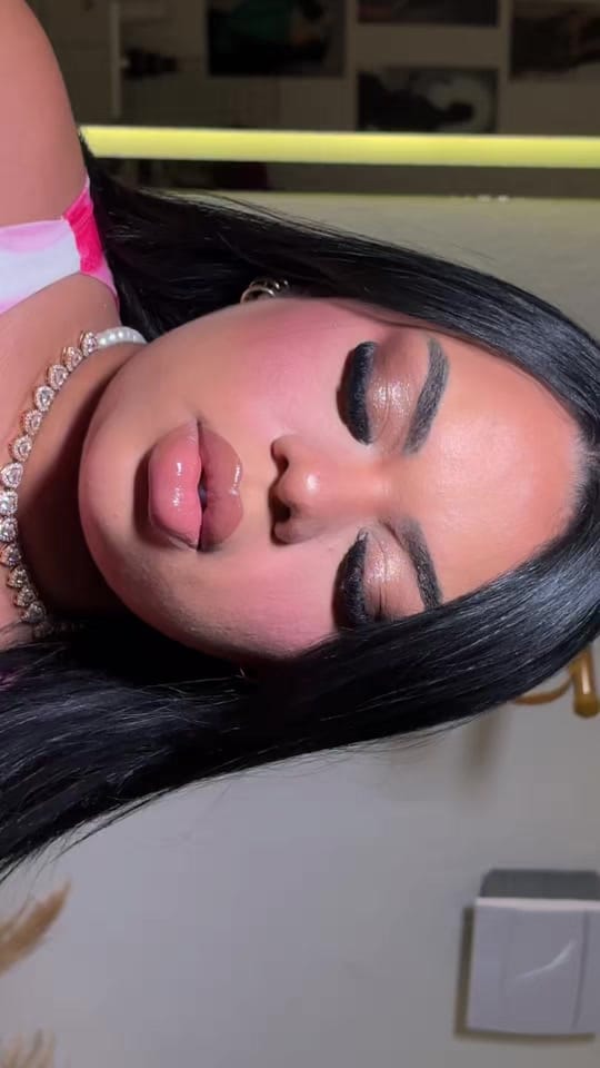 Post 2 by Gabrielly Vitória on TikTok (video)
