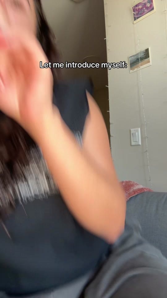 Post 8 by Sarah Julia on TikTok (video)