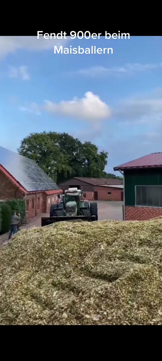 Post 9 by agrarvideos_hessen on TikTok (video)