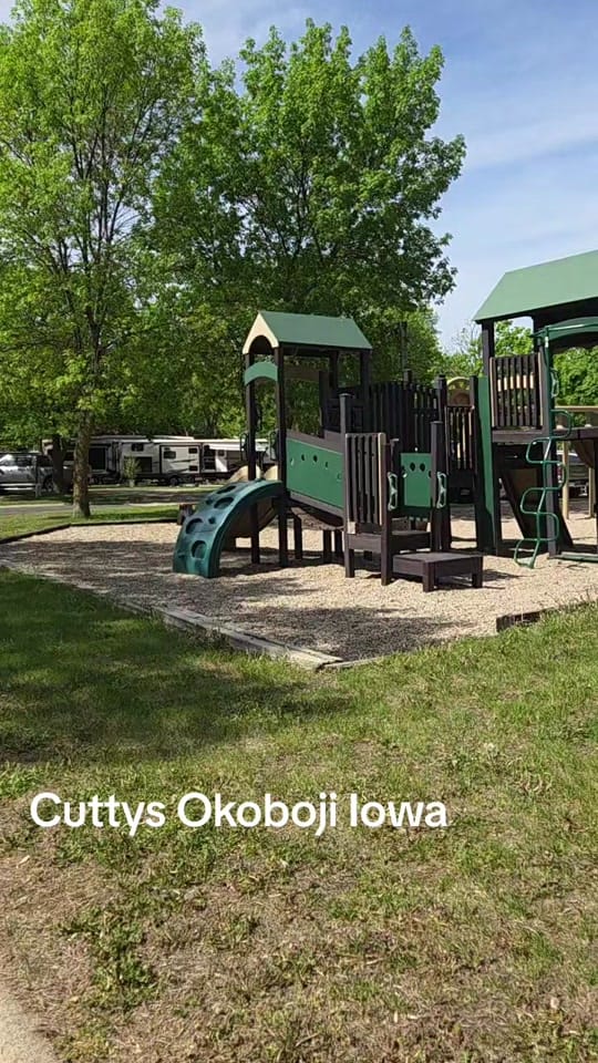 Post 4 by Iowa Barndo Bunch on TikTok (video)