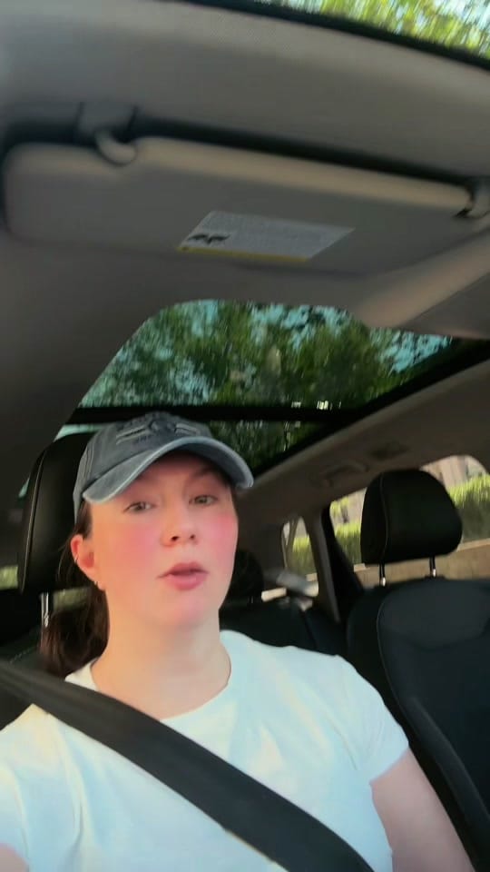 Post 2 by Kelly on TikTok (video)