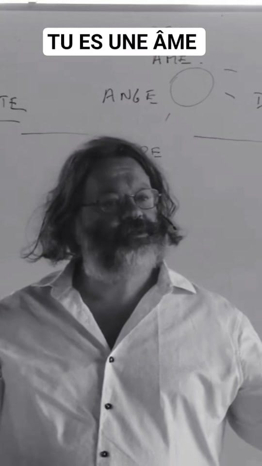 Post 6 by Éveil de Conscience on TikTok (video)