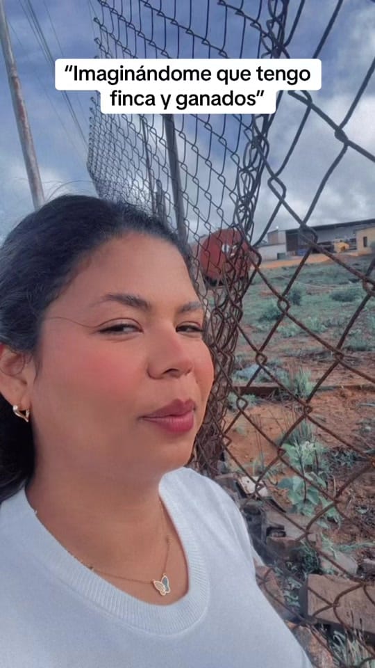 Post 7 by Leonela Bello🎀 on TikTok (video)
