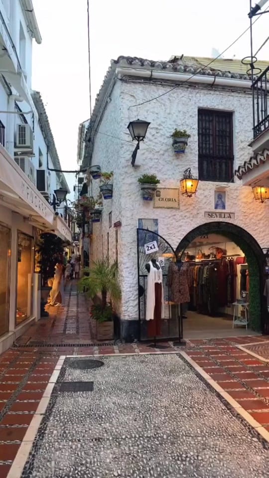 Post 4 by marbella.reels on TikTok (video)