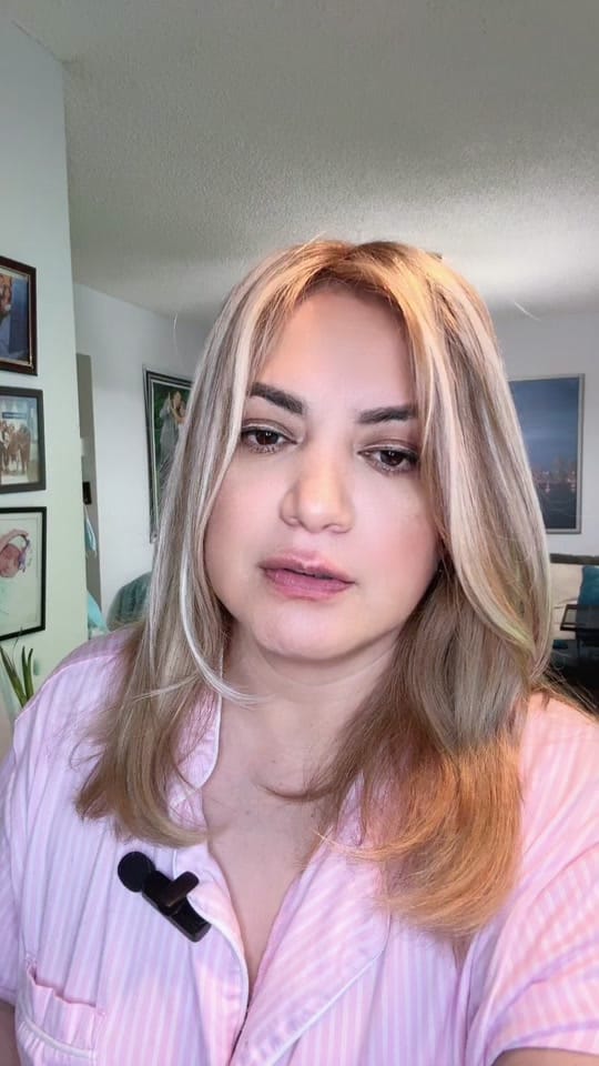 Post 9 by Monserrat Auzth on TikTok (video)